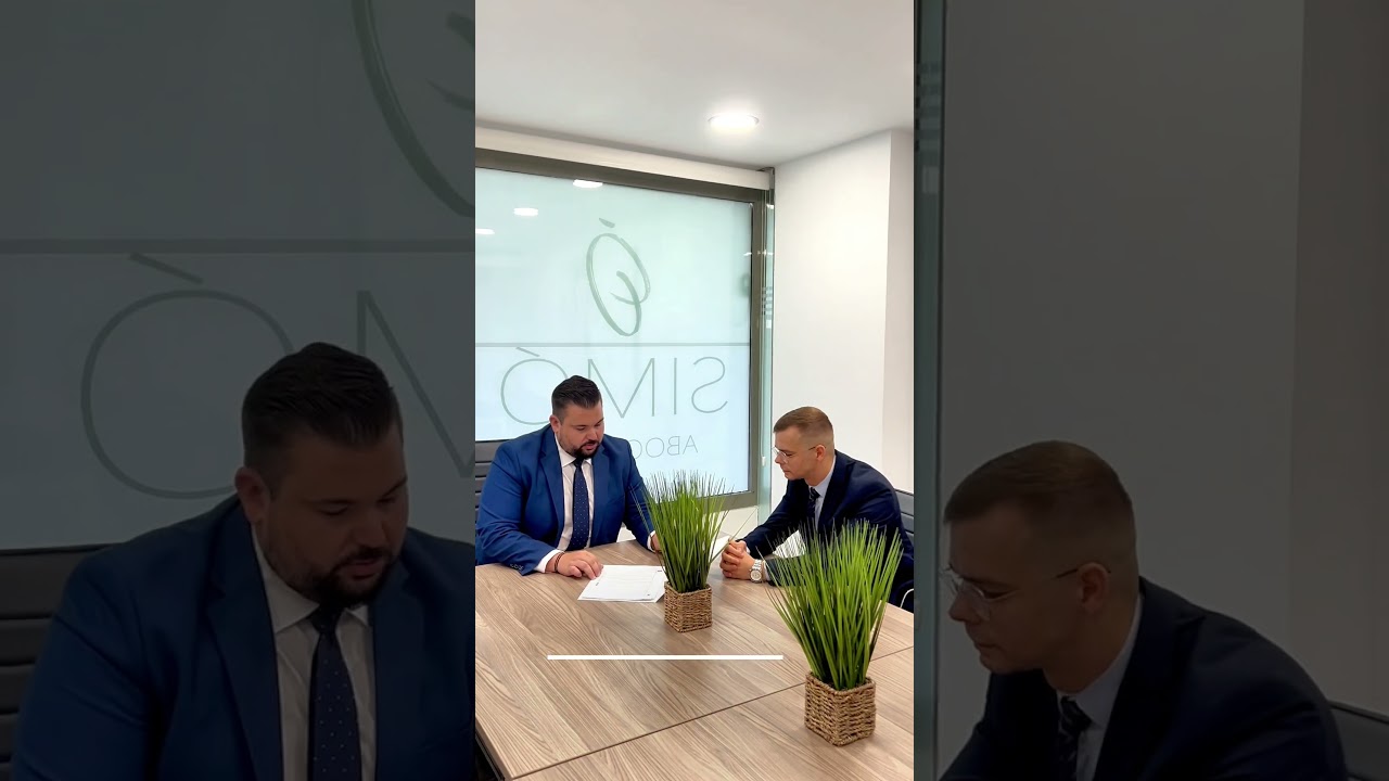 Vídeo de Nueva incorporación en SIMÓ Abogados: ¡Bienvenido Liviu Dorin!